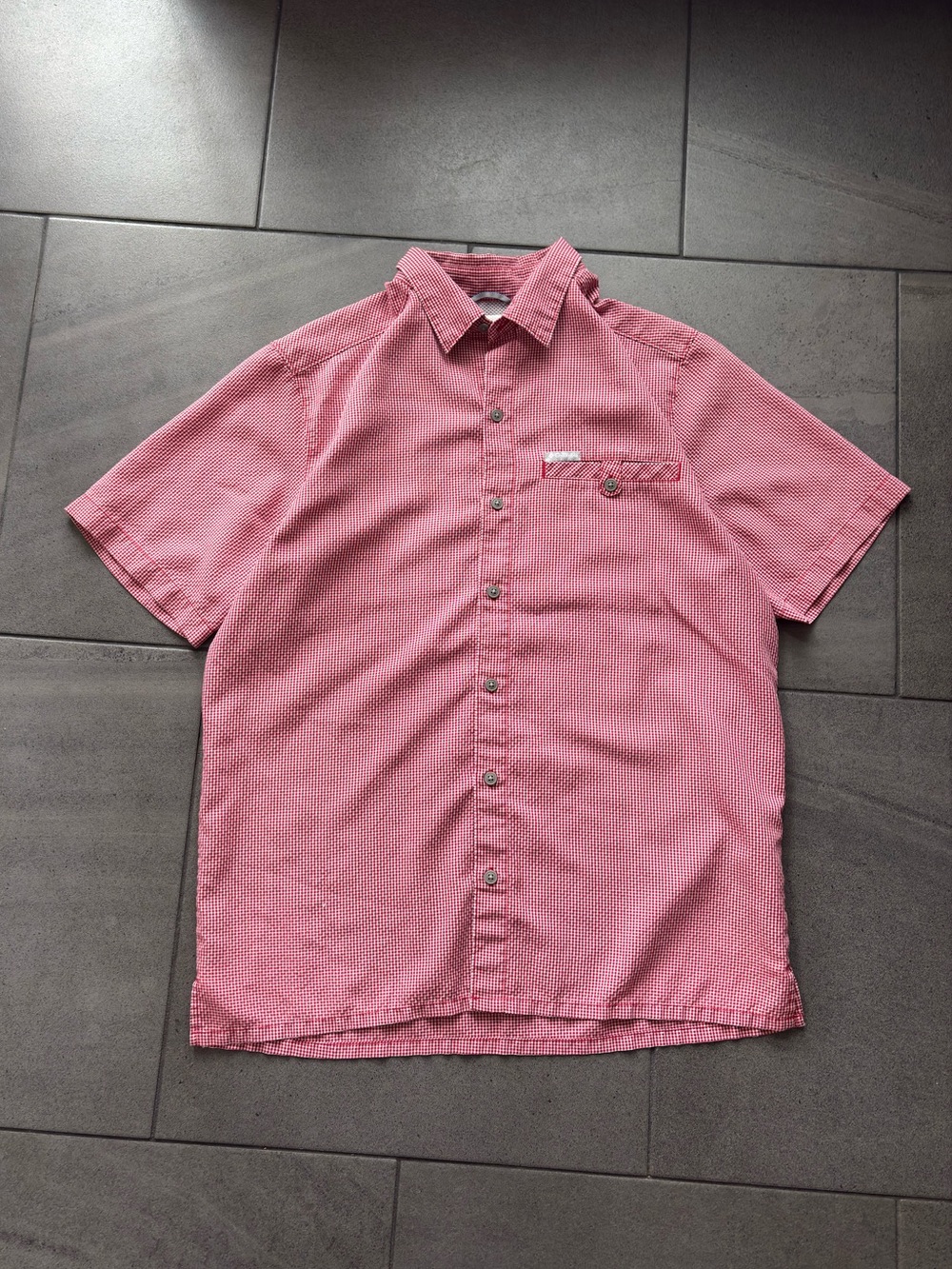 Columbia Sportswear Red Gingham Vented Button-Up Shirt Men’s Med Fishing Style